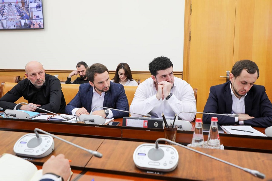 В Каспийске приняли программу переселения граждан из аварийного жилого фонда на 2023-2025 годы